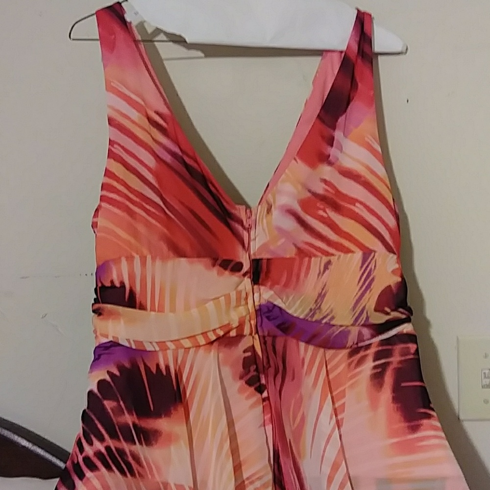 Dress - Picture 4 of 4